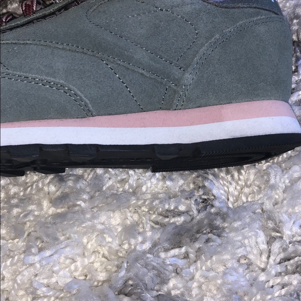*SOLD* Reebok Classic Trainers - Picture 4 of 8